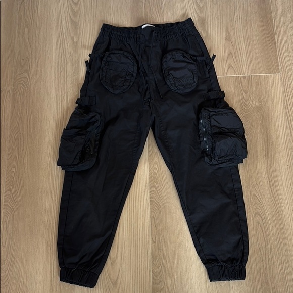 Bershka ASOS Men's Black Pocketed Elastic Cargo Pants - Picture 4 of 9